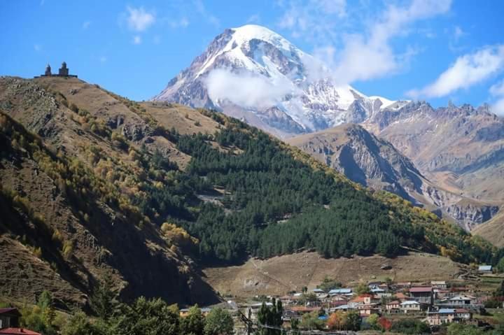 Hotel Kazbegi 1 ภายนอก รูปภาพ
